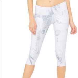 Alo yoga marble cropped pants
